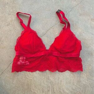VICTORIA’S SECRET | NWT Red Lace Bra S